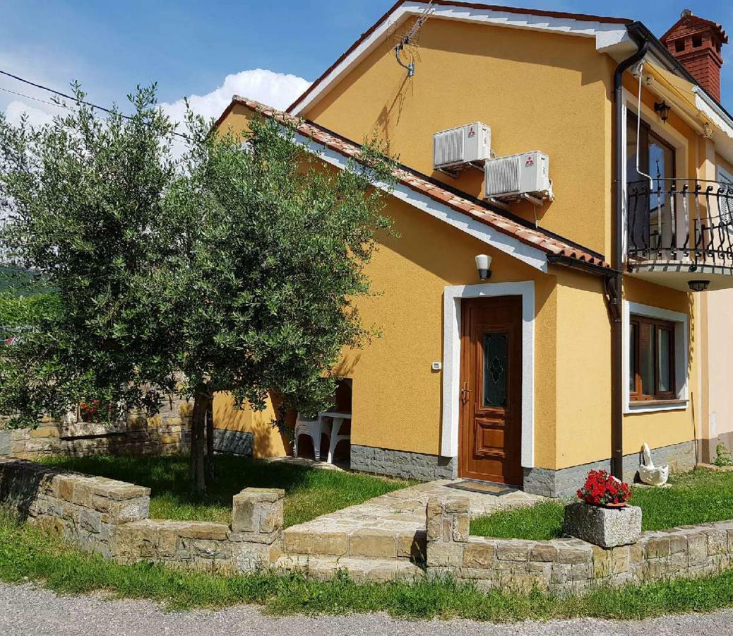 Apartment Between The Vineyard Ankaran Exterior photo